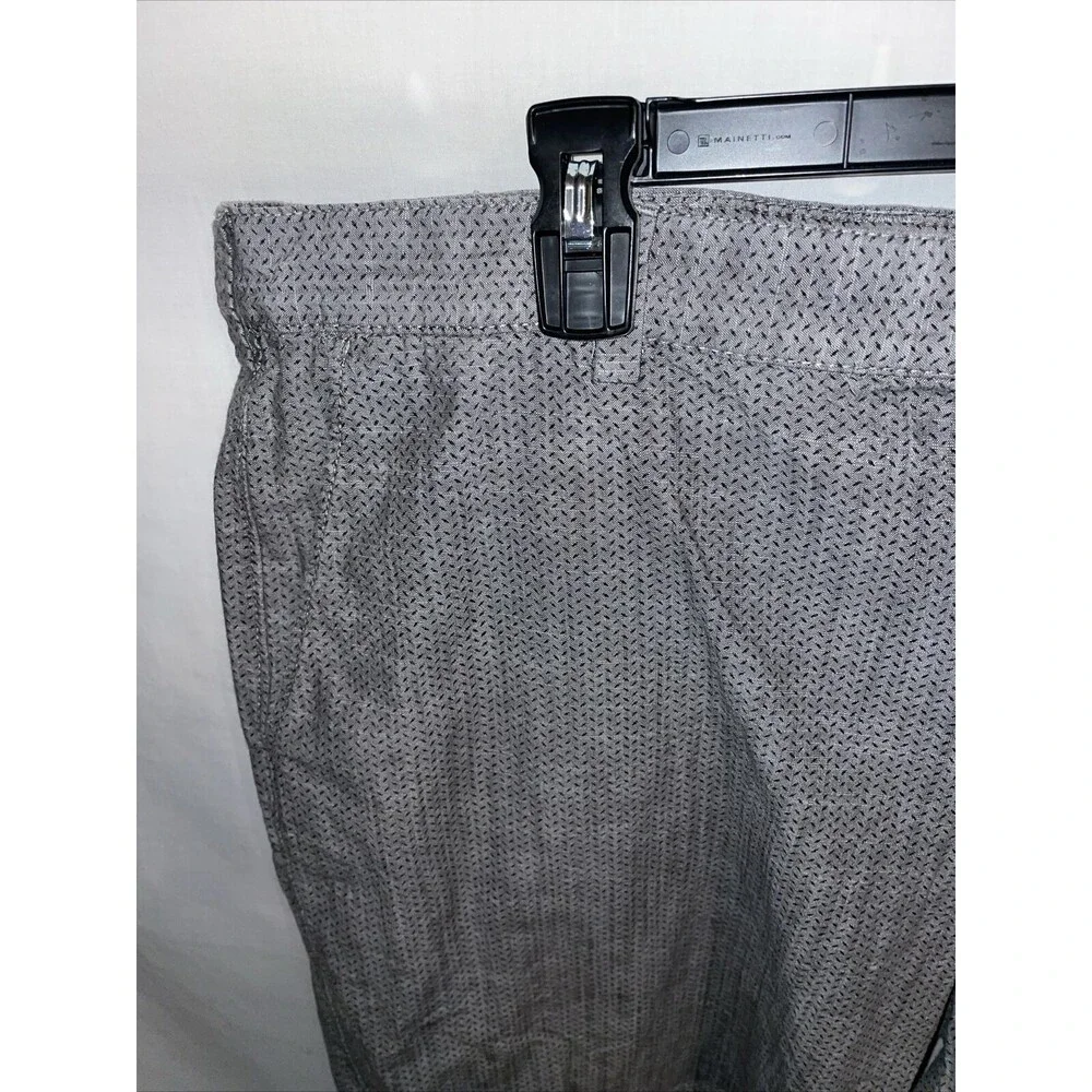 Van Heusen Golf Shorts Mens Size 42 Gray Dotted 9.5 Inseam 12 Rise Pockets Zip